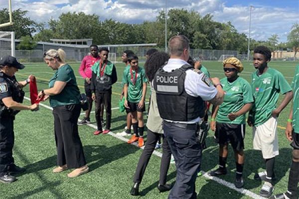 Une autre belle saison de soccer pour des jeunes parrainées par des policiers du SPVM